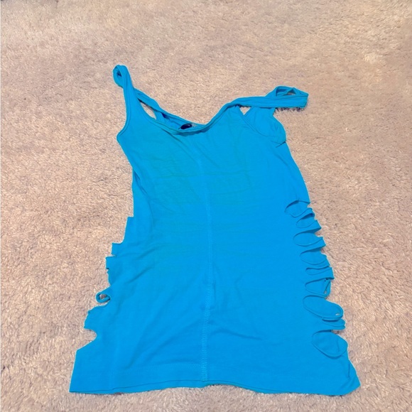 4 cute sexy BEBE tank tops - Picture 6 of 9